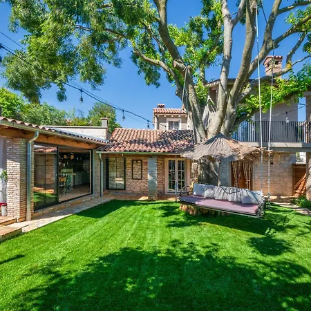 Rustic Cozy House Pupy Mit Private Pool Und Kino By Interhome 度假居