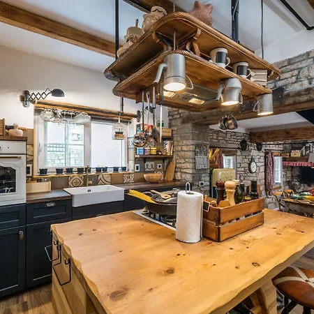 度假居 Rustic Cozy House Pupy Mit Private Pool Und Kino By Interhome *