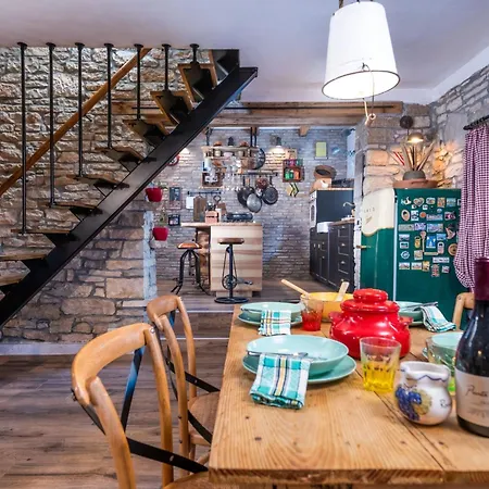 度假居 Rustic Cozy House Pupy Mit Private Pool Und Kino By Interhome