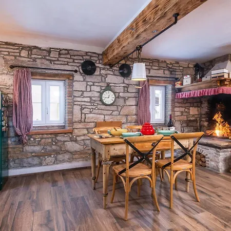 Rustic Cozy House Pupy Mit Private Pool Und Kino By Interhome 度假居