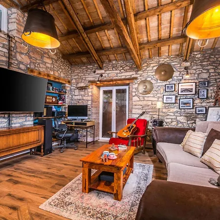Rustic Cozy House Pupy Mit Private Pool Und Kino By Interhome * Marčana