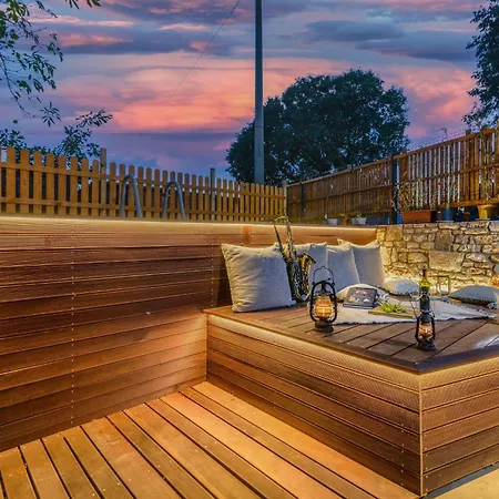 Rustic Cozy House Pupy Mit Private Pool Und Kino By Interhome 度假居 Marčana